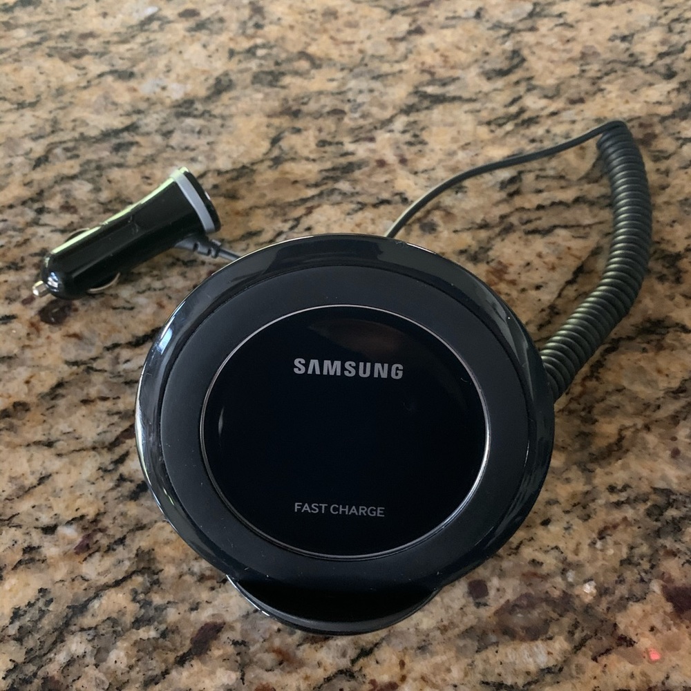 Samsung Fast Charge cell phone charger